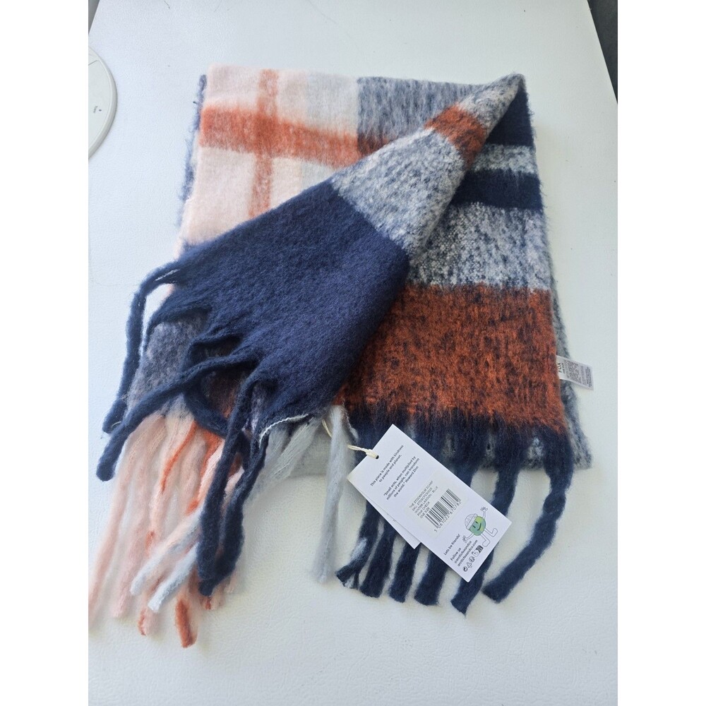 Arctic Fox - The Stockholm Scarf